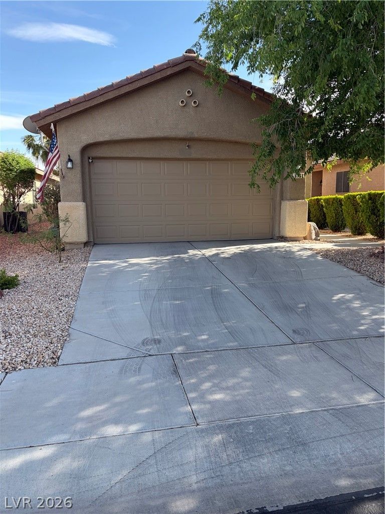 6131 Saddle Horse Avenue — photo 2