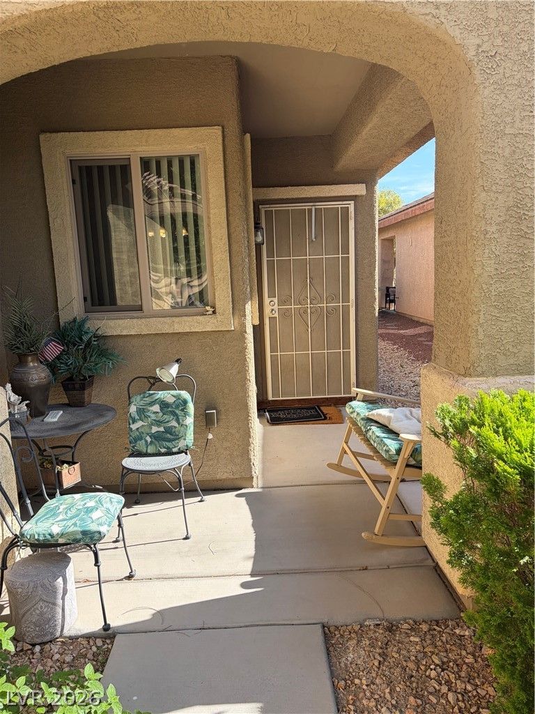 6131 Saddle Horse Avenue — photo 3
