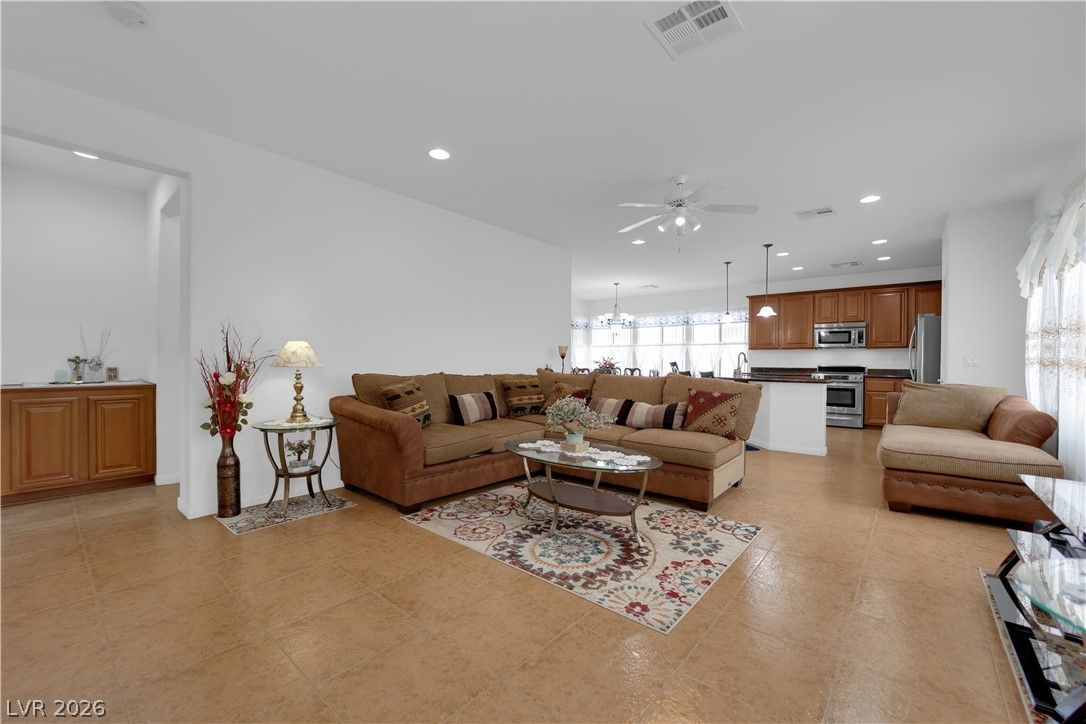 3608 Rocklin Peak Avenue — photo 5