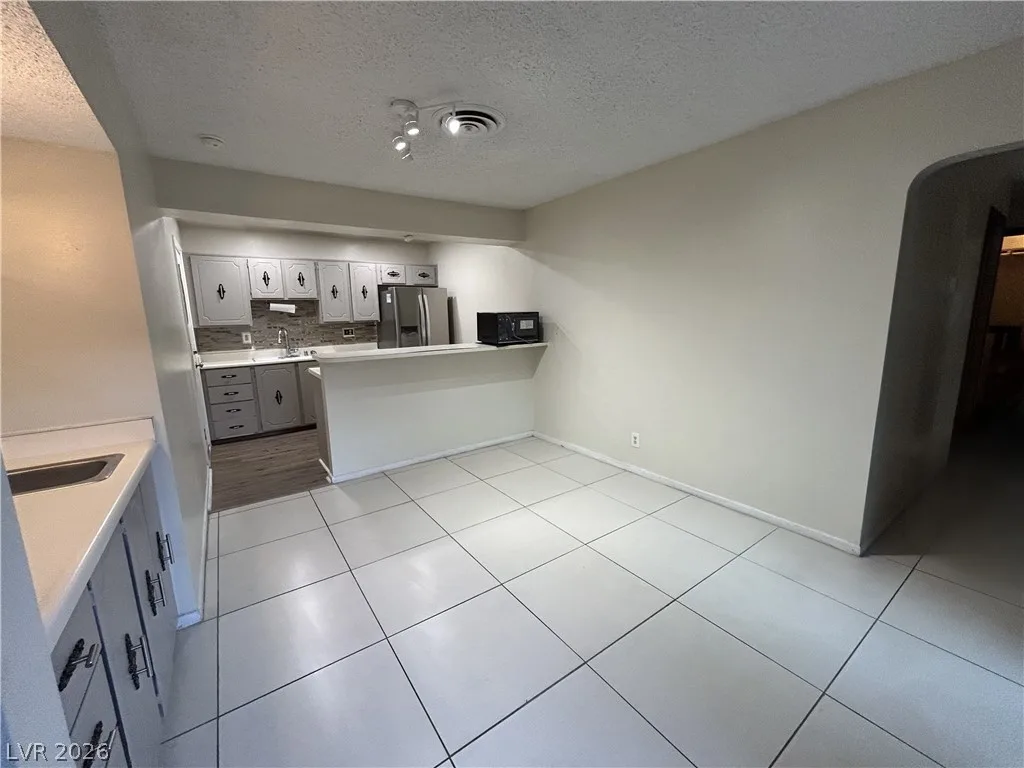 6417 Ironbark Lane — photo 3