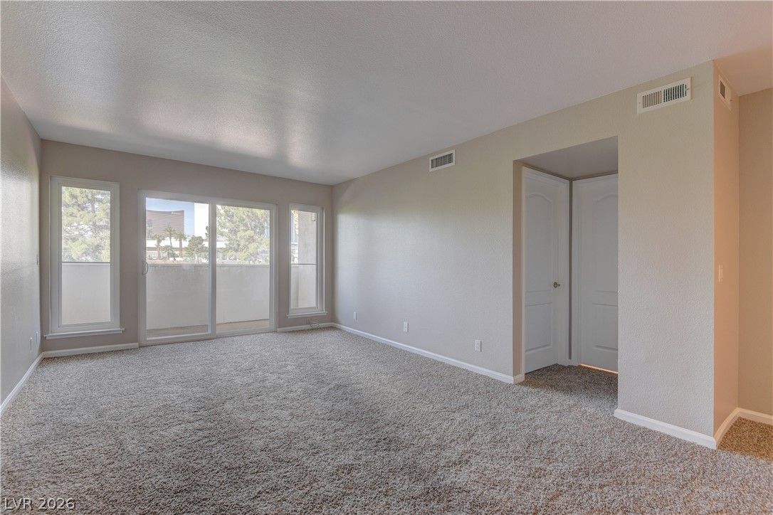 2867 Geary Place 3010 — photo 4 of 17