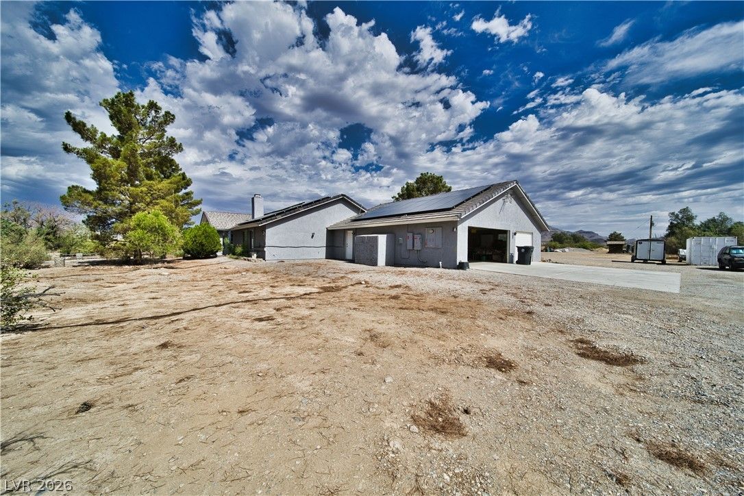 2910 Sunset Street — photo 2