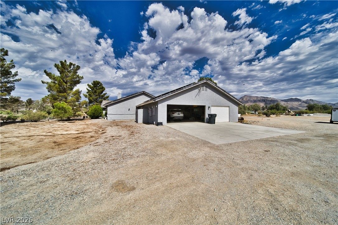 2910 Sunset Street — photo 3