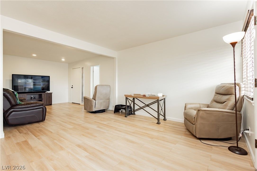 5128 Doe Avenue — photo 4