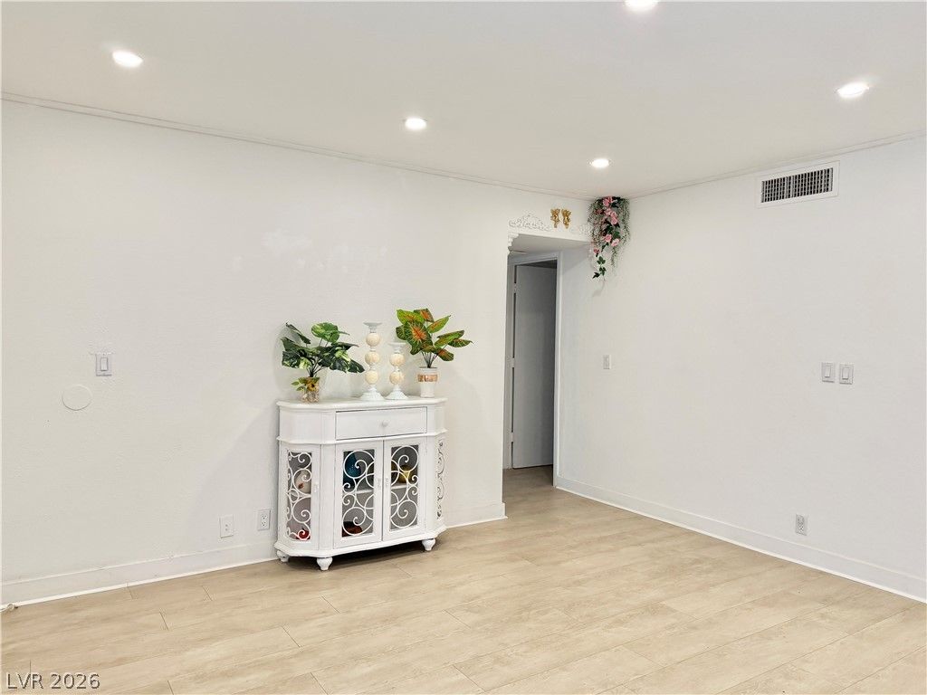 575 South Royal Crest Circle 7 — photo 2