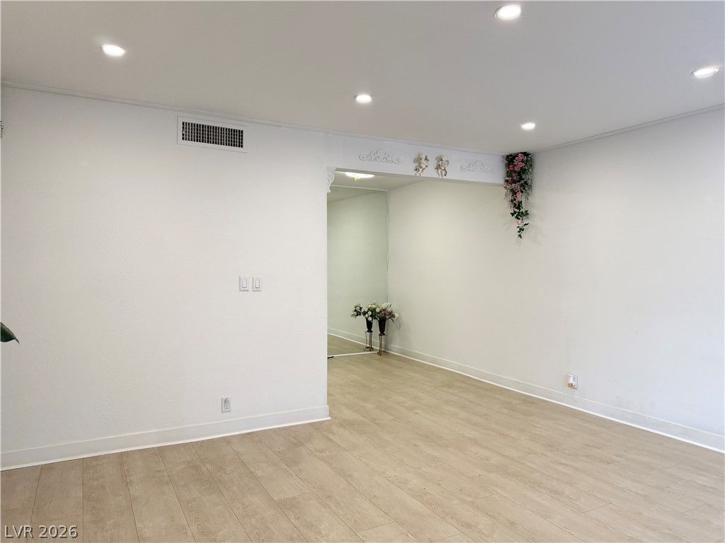 575 South Royal Crest Circle 7 — photo 3