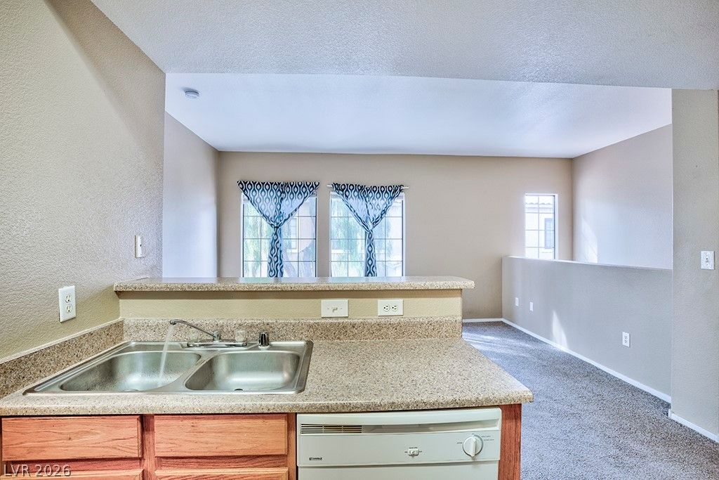 2161 Hussium Hills Street 203 — photo 4