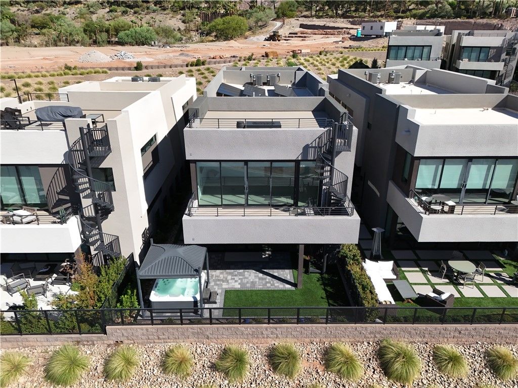 16 Heron Harbour Drive — photo 2