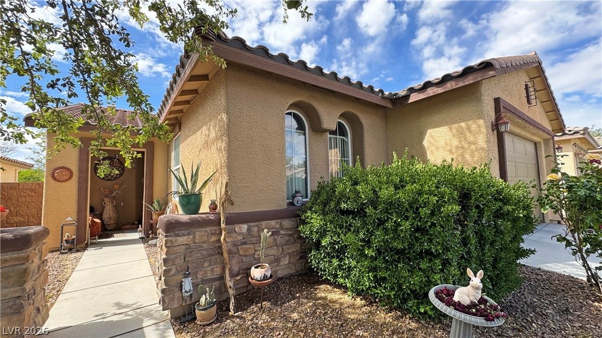 4756 South Adriano Way — photo 3