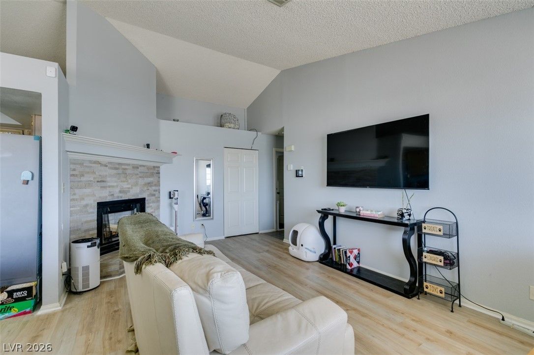 5335 Rod Court 104 — photo 3