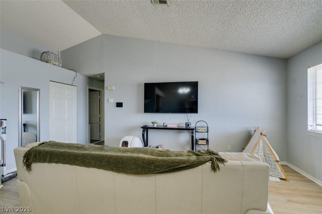 5335 Rod Court 104 — photo 4