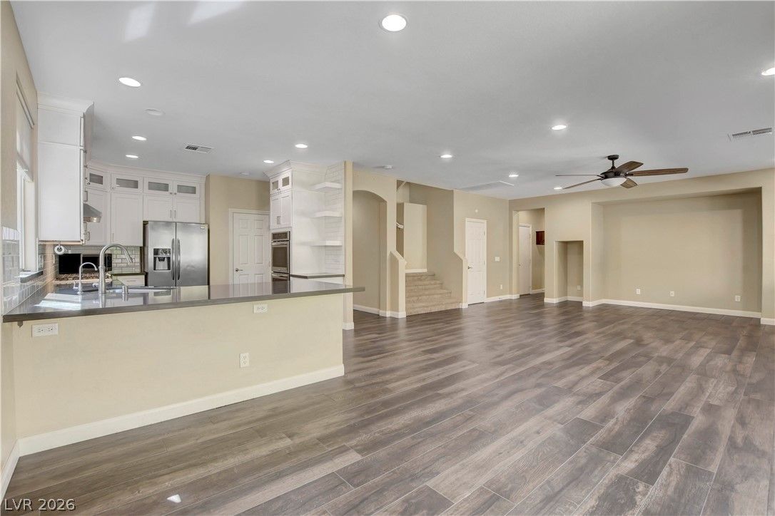 338 Shimmering Moon Street — photo 1