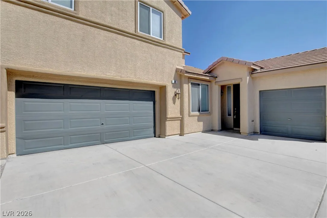 338 Shimmering Moon Street — photo 4