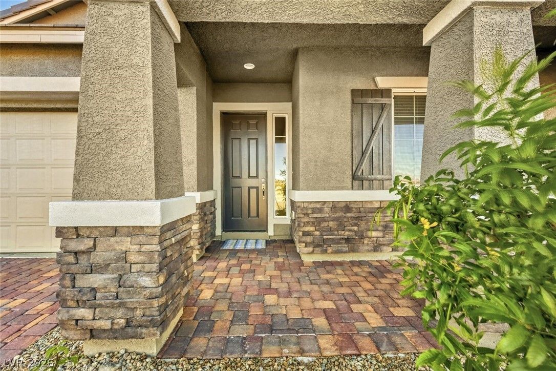 3877 West Haleh Avenue — photo 4 of 29