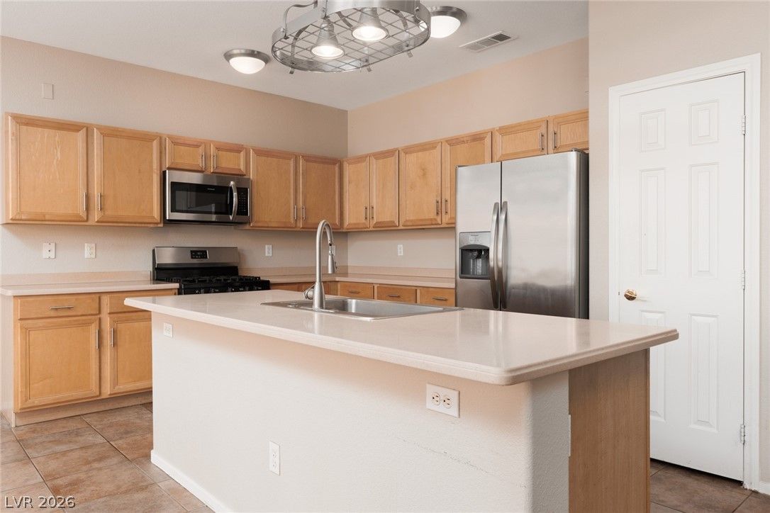 8916 Loggers Mill Avenue — photo 4
