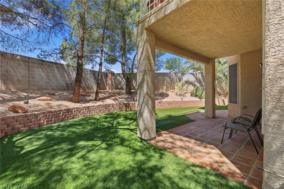 2421 Bloomington Drive — photo 4 of 35