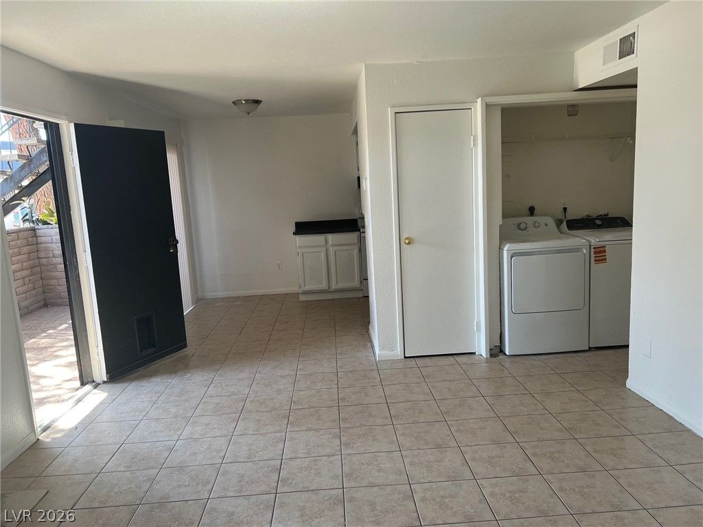 2781 ELDORA Circle B — photo 5
