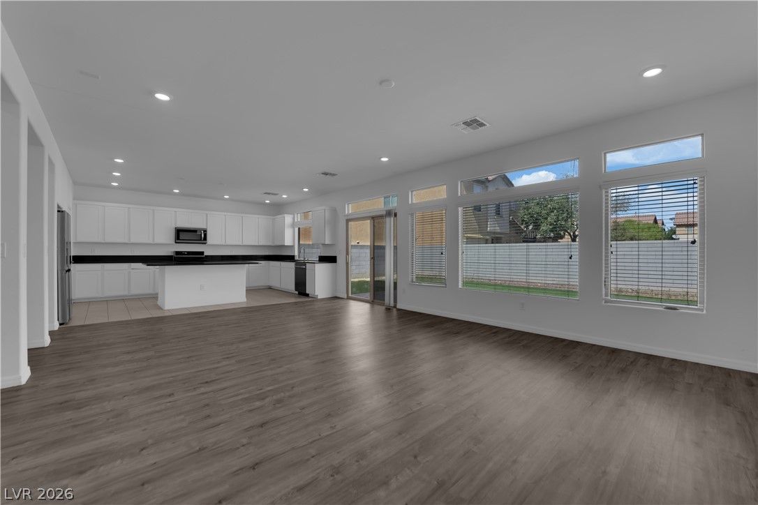 650 Steep Canyon Avenue — photo 5
