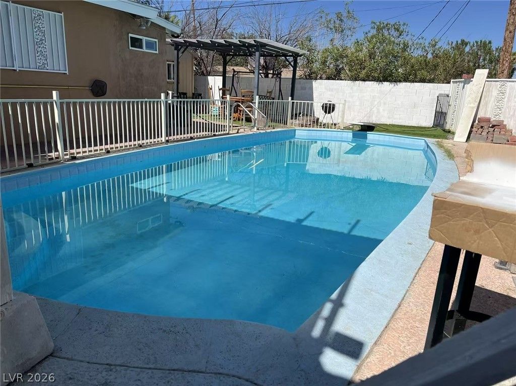 3712 San Joaquin Avenue — photo 2
