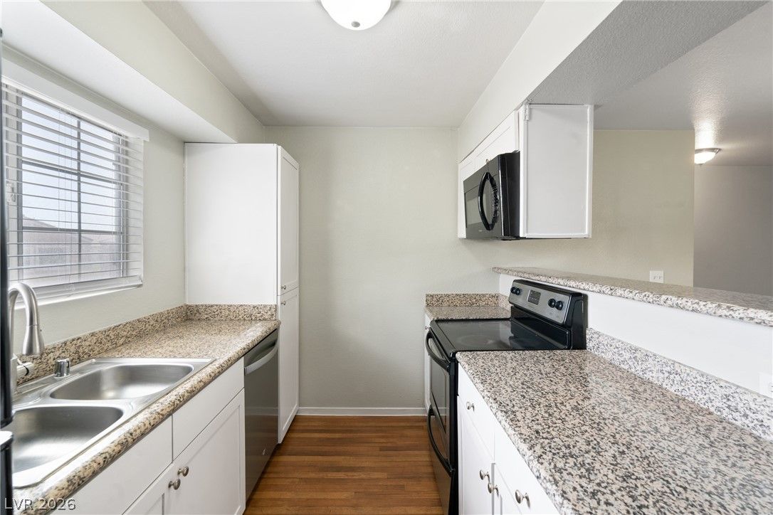 2750 South Durango Drive 2061 — photo 2 of 32