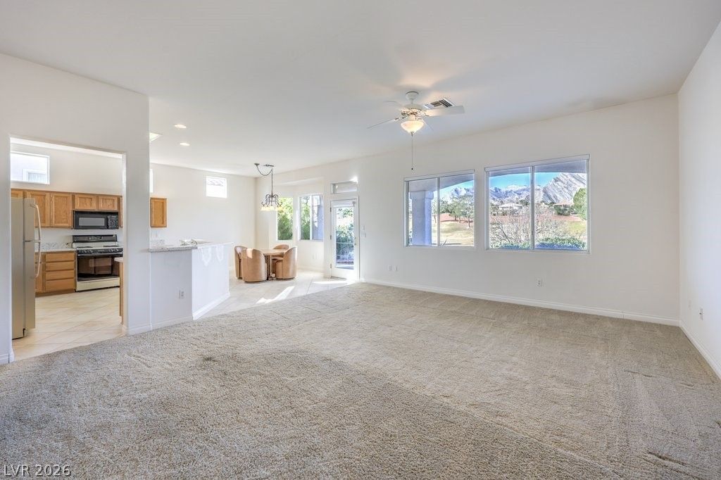 2805 Spalding Drive — photo 4 of 76