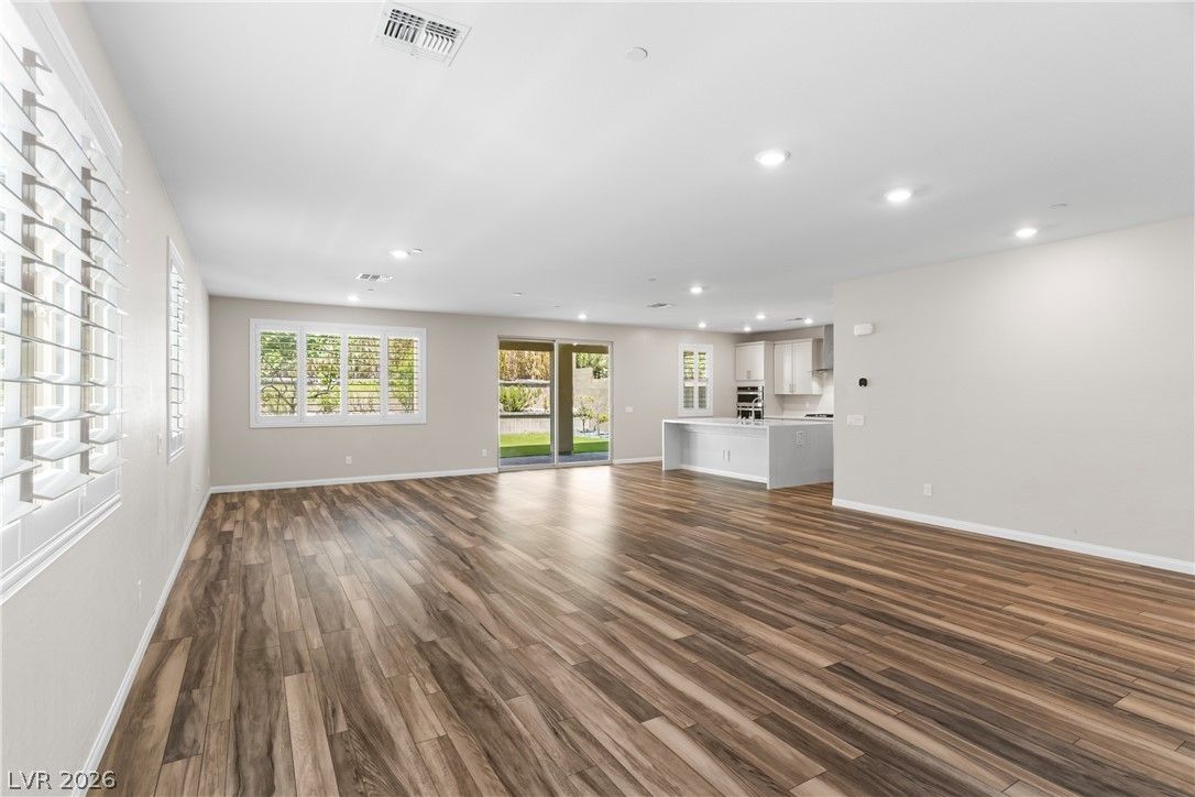 361 Coastal Redwood Street — photo 3