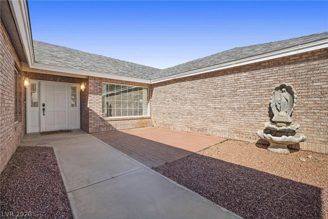 1990 Jim Haworth Court — photo 3