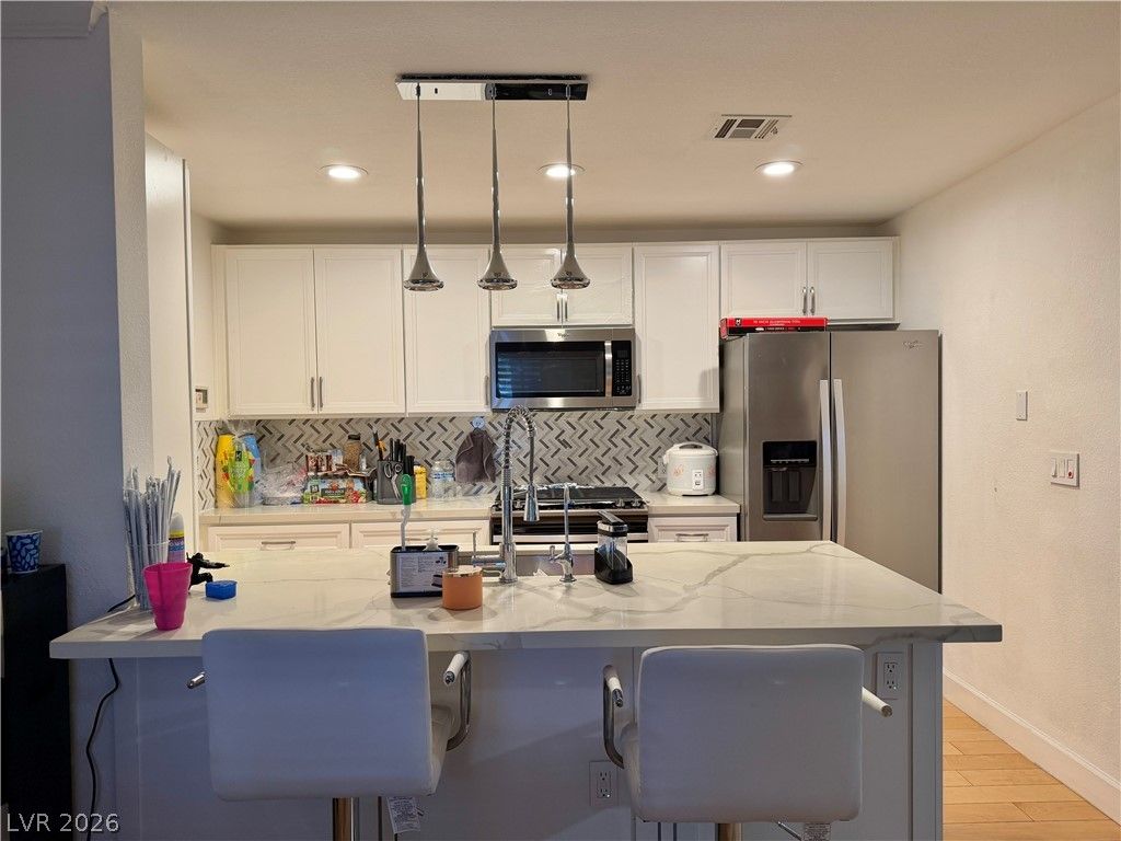 8452 Boseck Drive 186 — photo 1