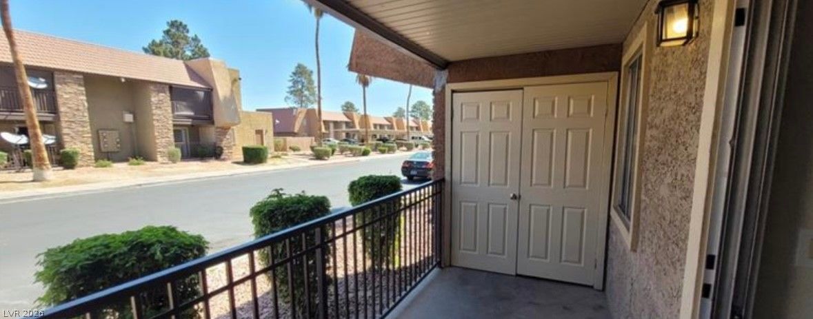 5295 Indian River Drive 305 — photo 4 of 29