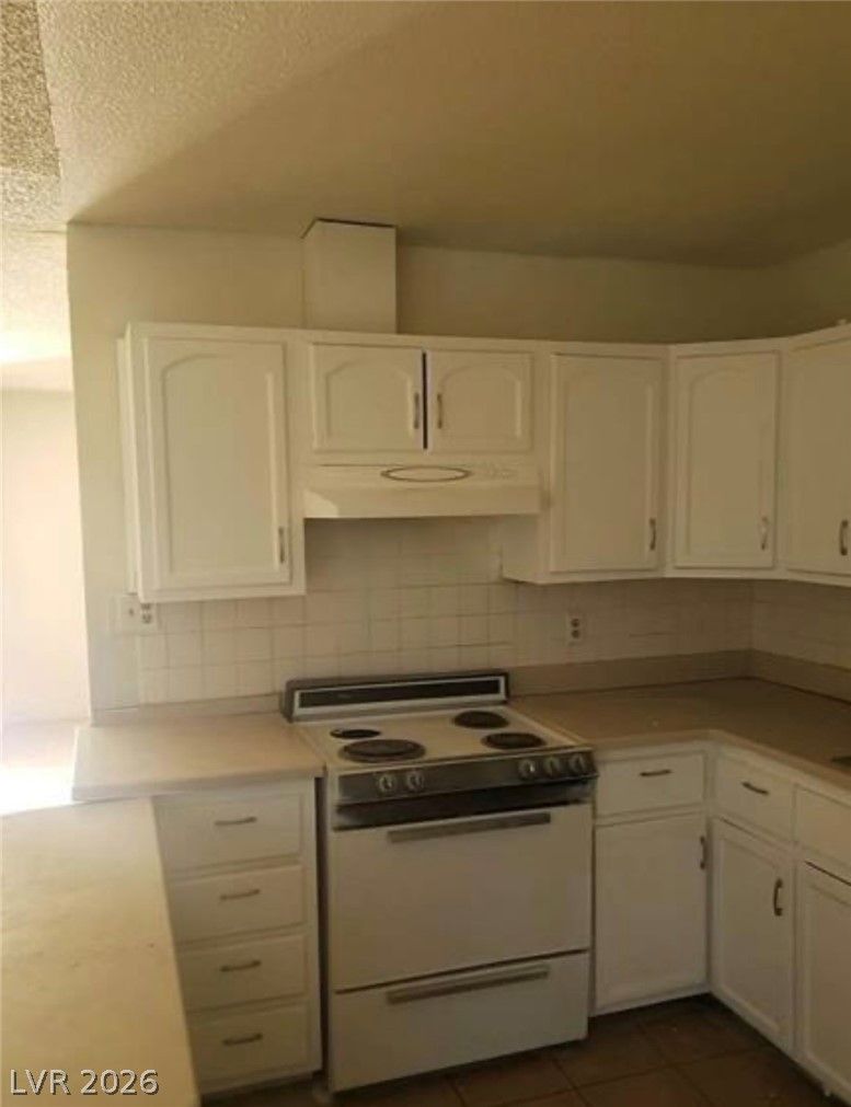 1936 Lawry Avenue — photo 5 of 19