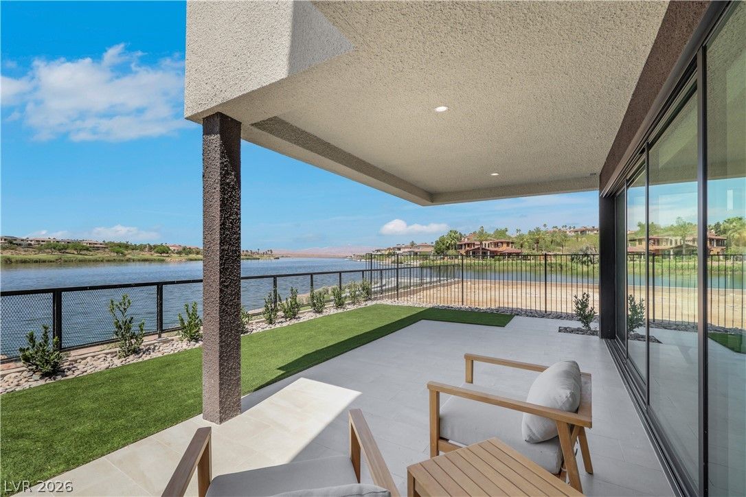 66 Lakefront Drive — photo 3