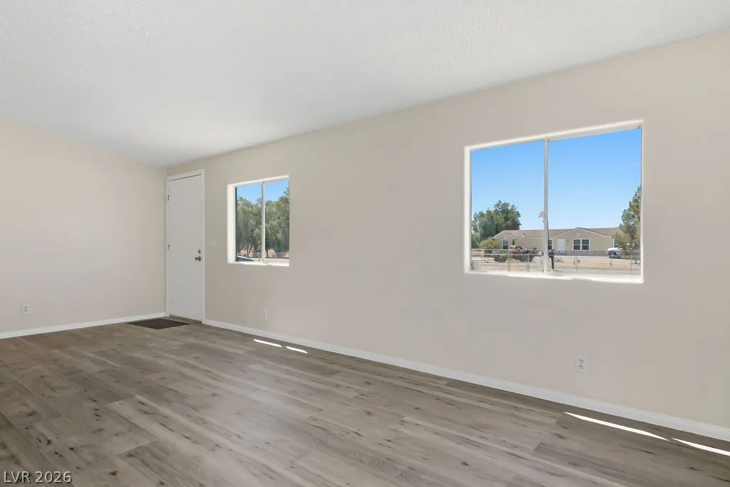4550 West Horn Road — photo 5