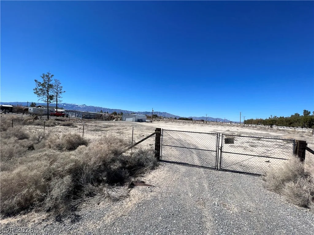 5080 South Sunland Avenue — photo 3