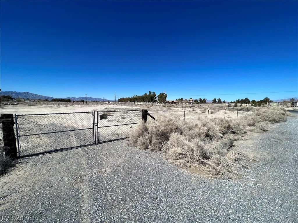 5080 South Sunland Avenue — photo 4
