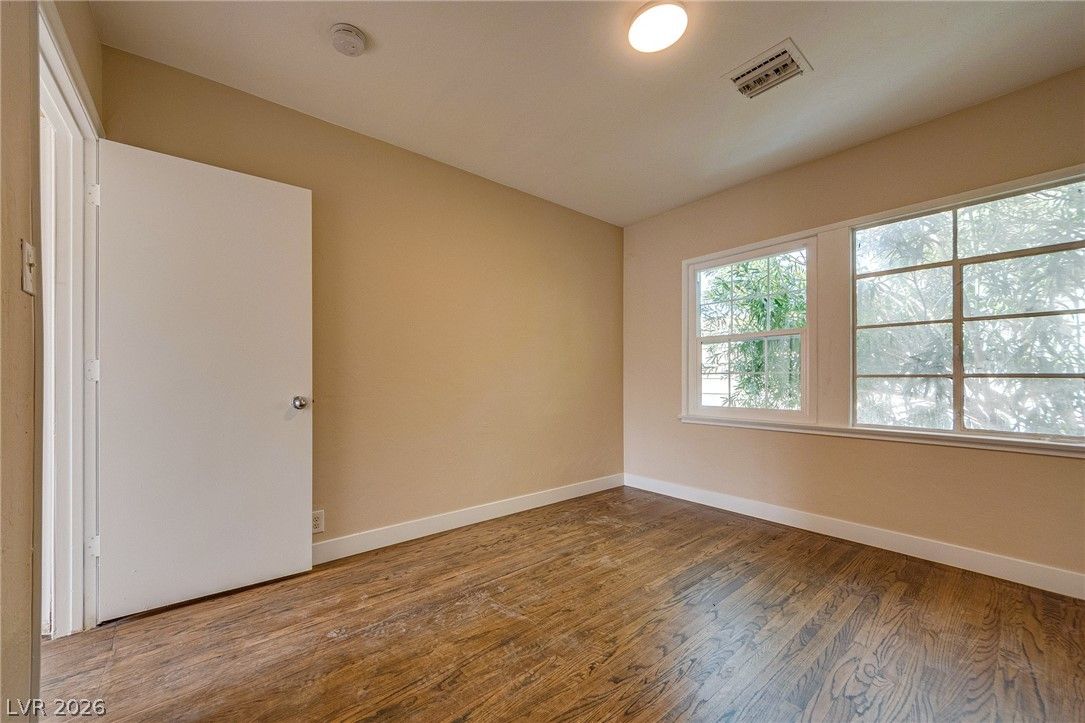 914 South 4th Street 2 — photo 5 of 12
