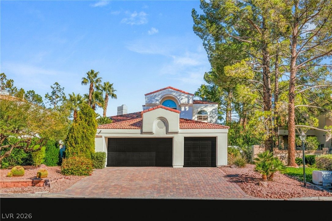 2104 Inverness Drive — photo 2