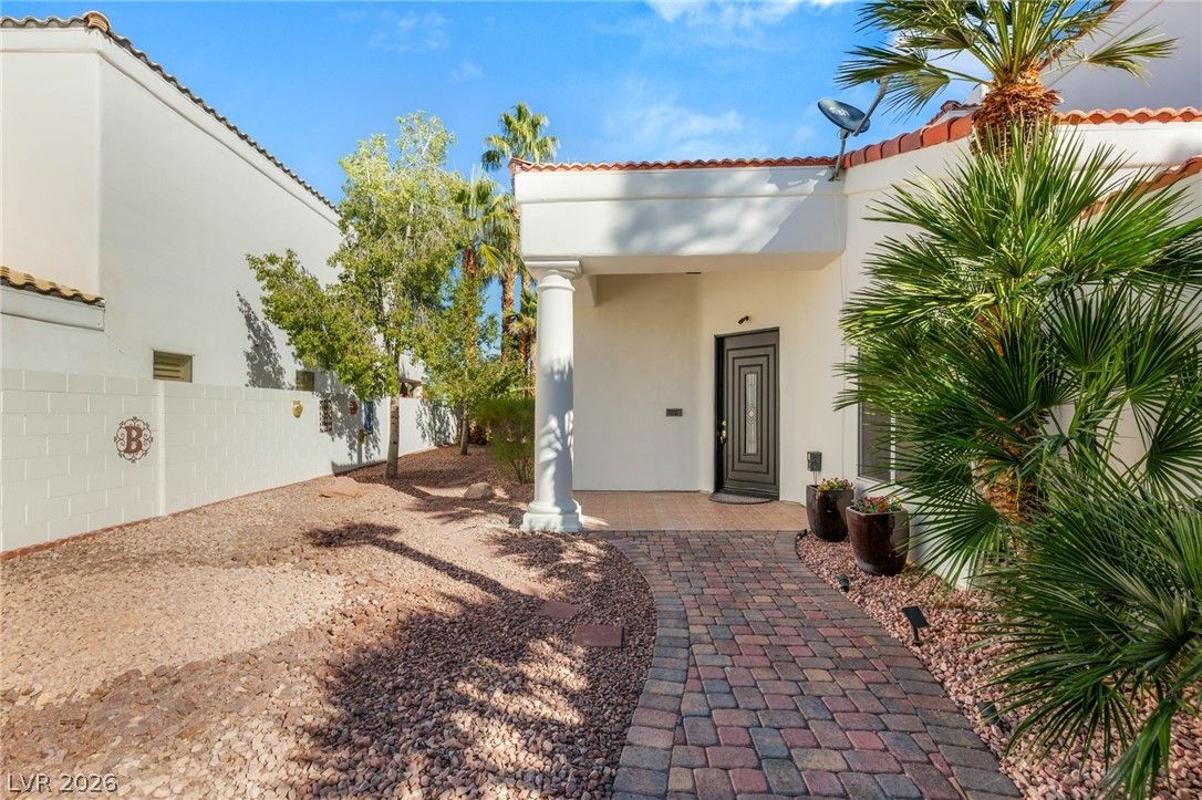 2104 Inverness Drive — photo 3