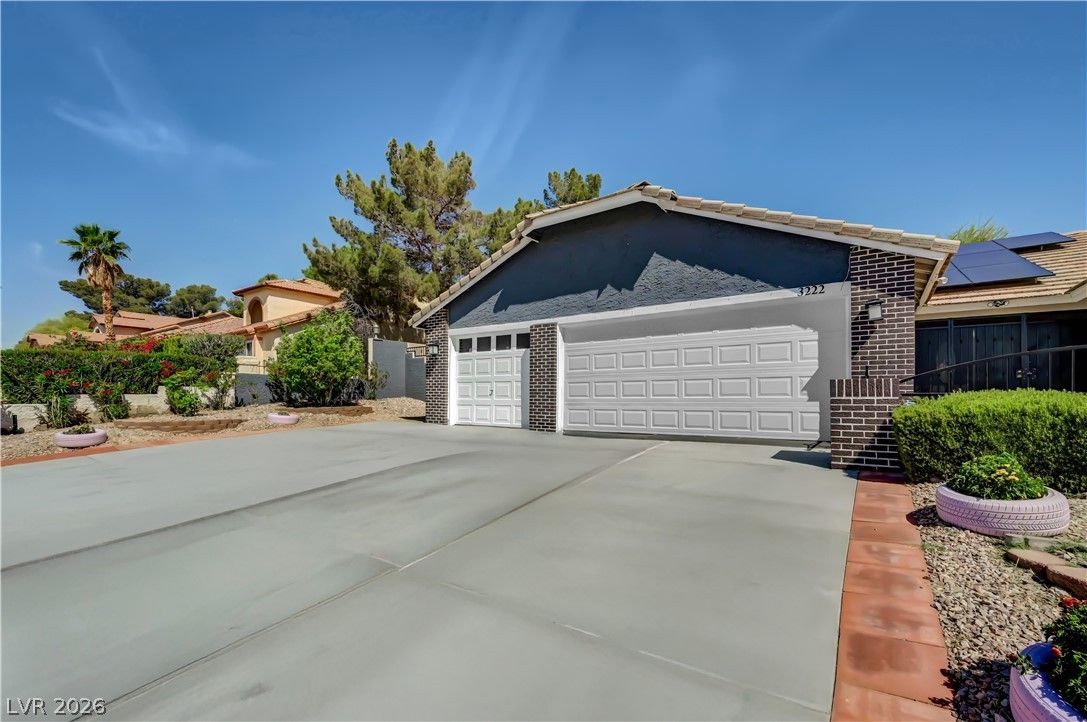 3222 East Oquendo Road — photo 5