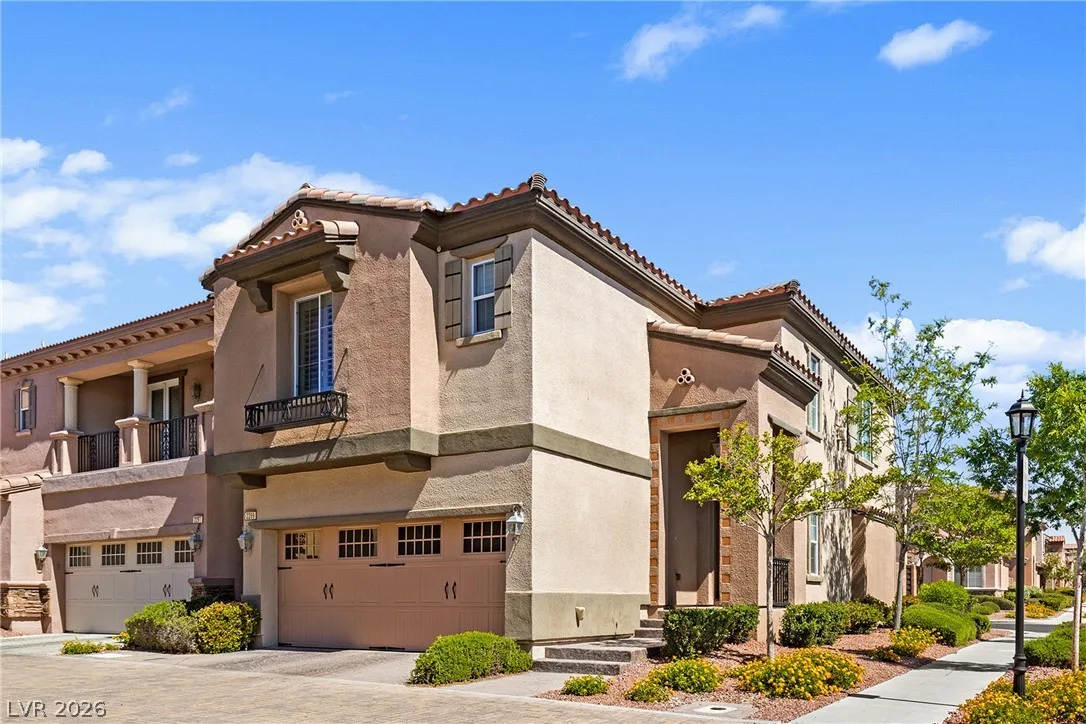 2289 Aragon Canyon Street — photo 2