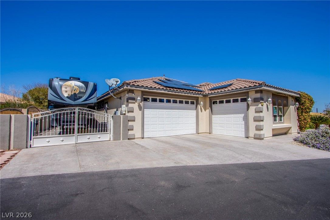 8965 South Tenaya Way — photo 4