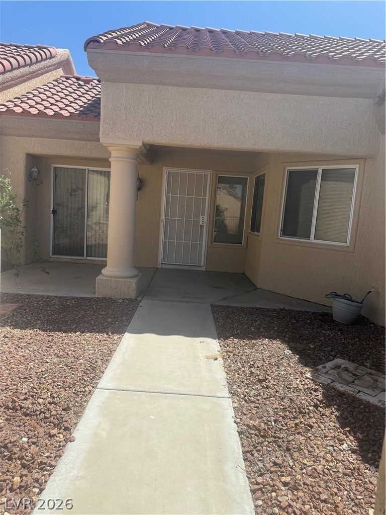 9021 Faircrest Drive — photo 4 of 44
