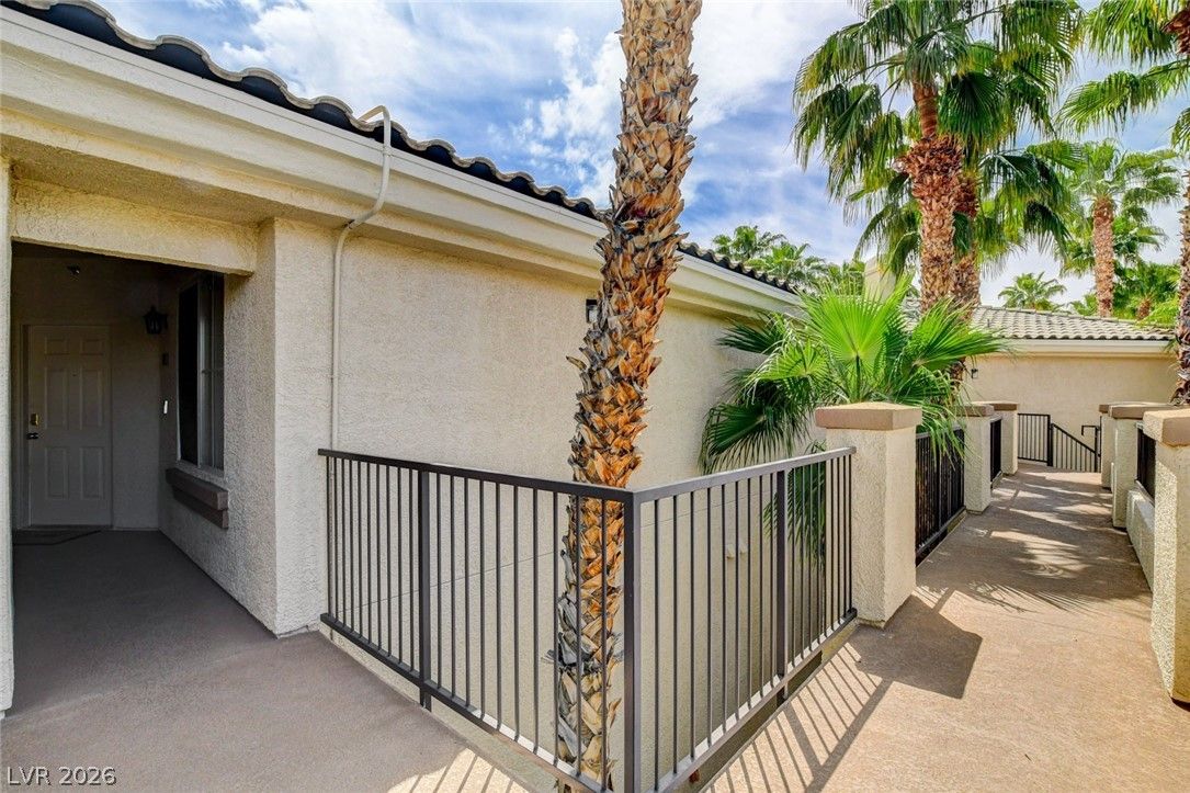 7143 South Durango Drive 307 — photo 4