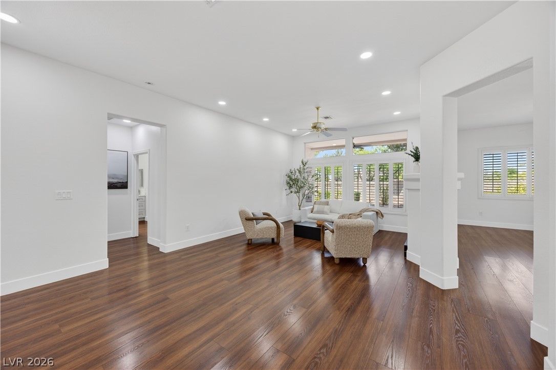2116 Spring Water Drive — photo 2