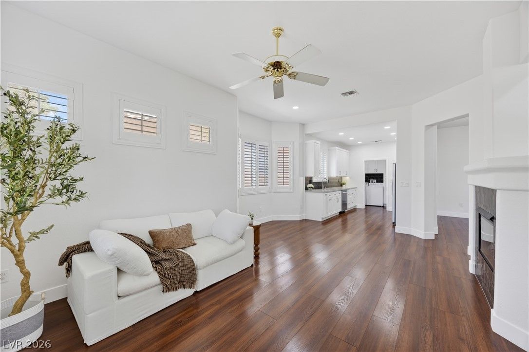 2116 Spring Water Drive — photo 4