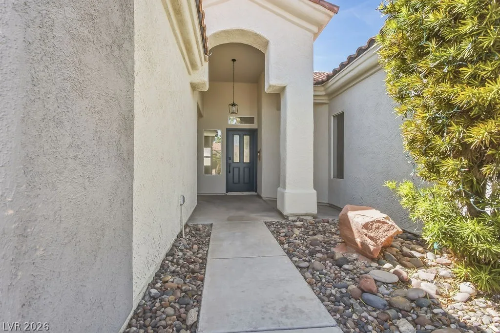 5605 Tropical Toucan Avenue — photo 4