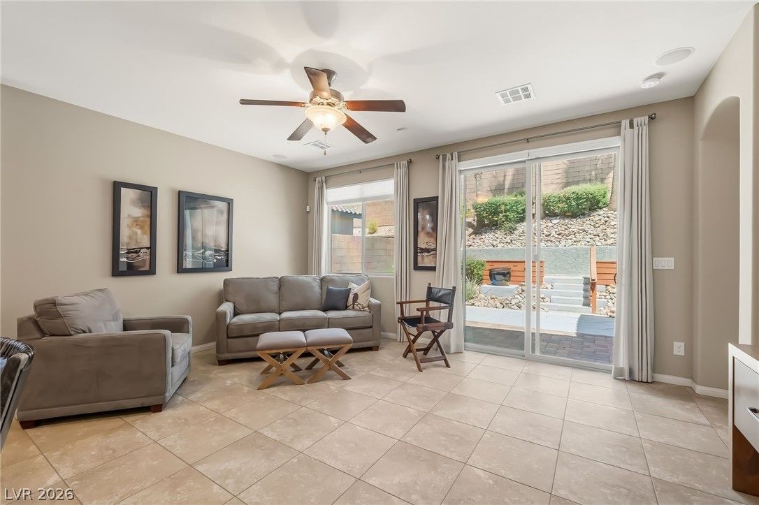 2110 Hunt Woods Court — photo 3