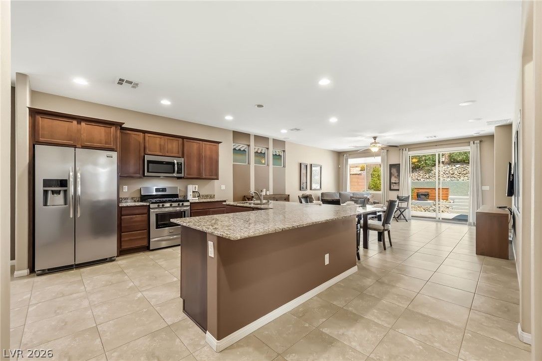 2110 Hunt Woods Court — photo 5