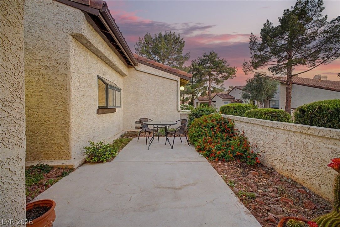 3127 La Mancha Way — photo 5