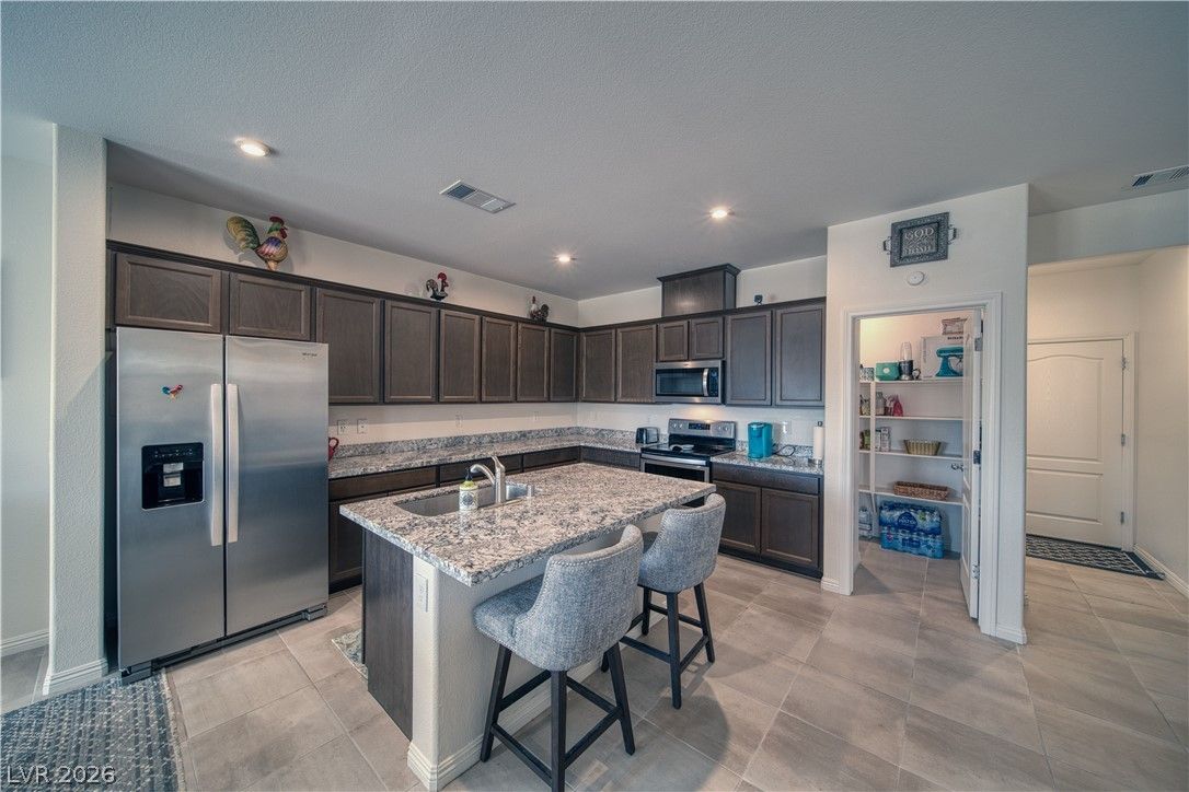 3593 East Malheur Avenue — photo 3