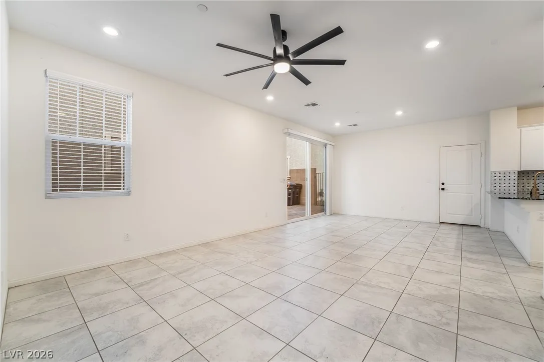 2479 Bellinzona Place — photo 2